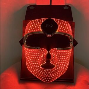 FOREO FAQ 2 Anti- Aging, Smart Silicone LED Face Mask